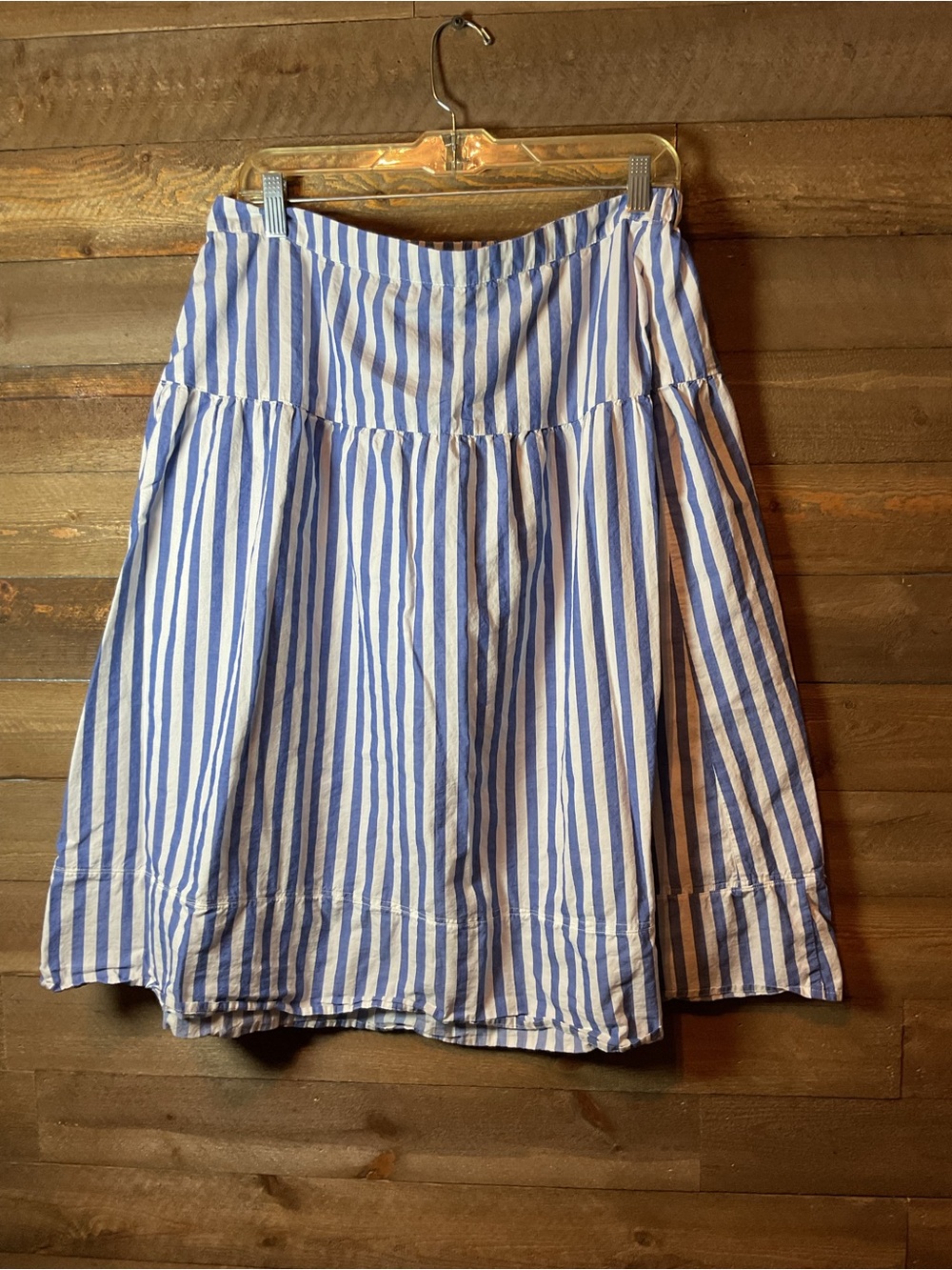 Old Navy Blue and White Striped Pull On Skirt Women’s Size Large Petite EUC